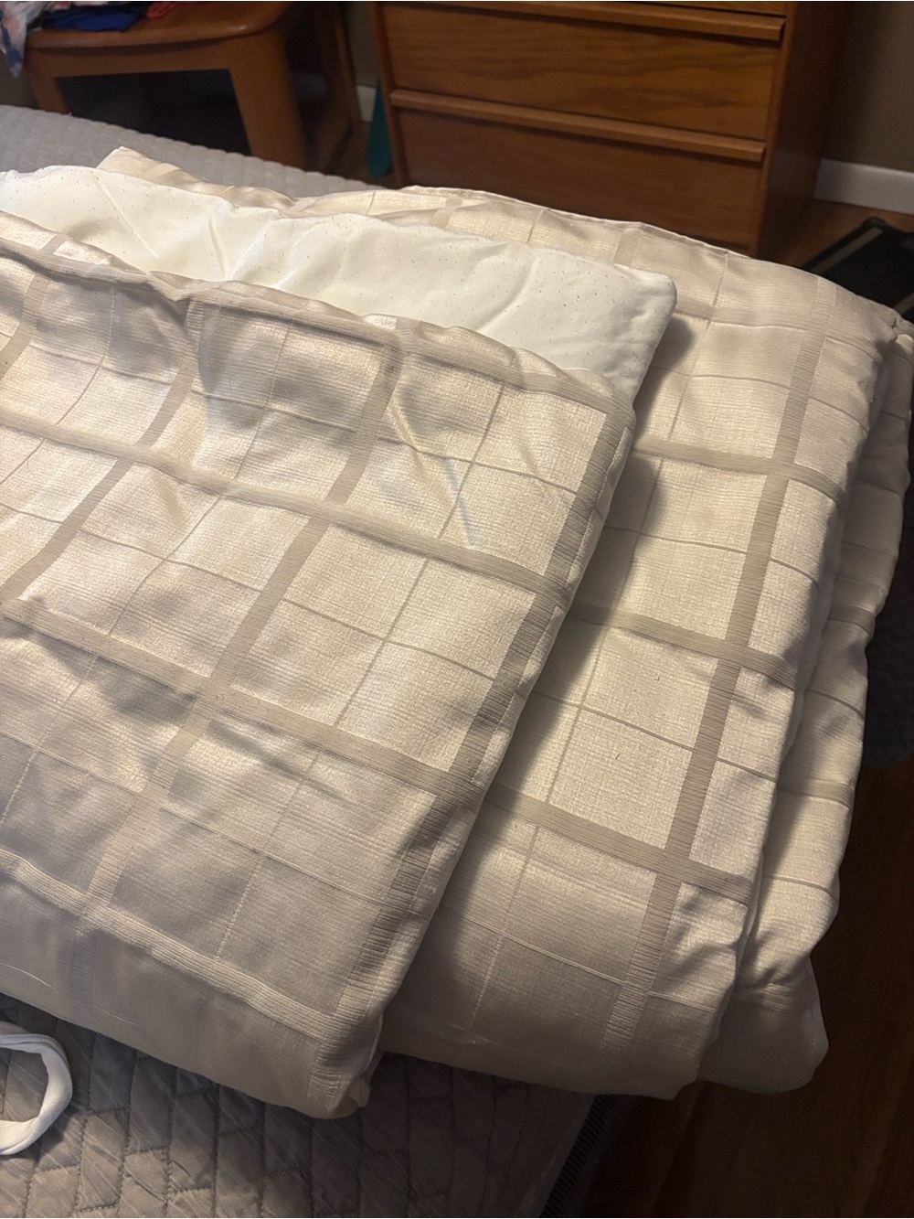 Cream-White Checked Bedding Piece
